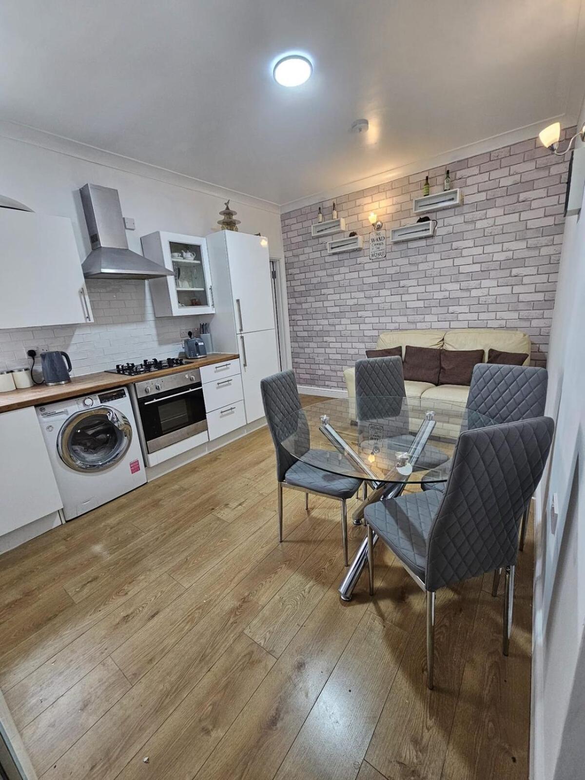 Patronas Place Apartment